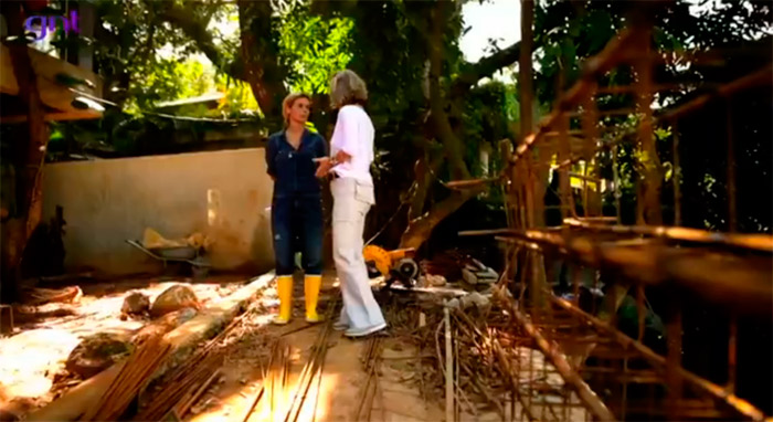 Carolina Dieckmann no "Casa Brasileira" na época em que sua mansão estava em obras (Foto: Reprodução/GNT)