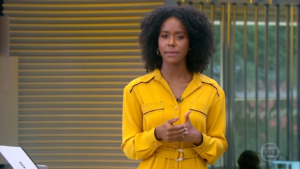 Maju Coutinho ousou com um conjunto amarelo e deu o que falar (Foto: Reprodução/Globo)