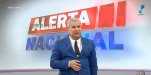 Sikêra Jr. vai ao fundo poço ( Foto: Reprodução/RedeTV!)