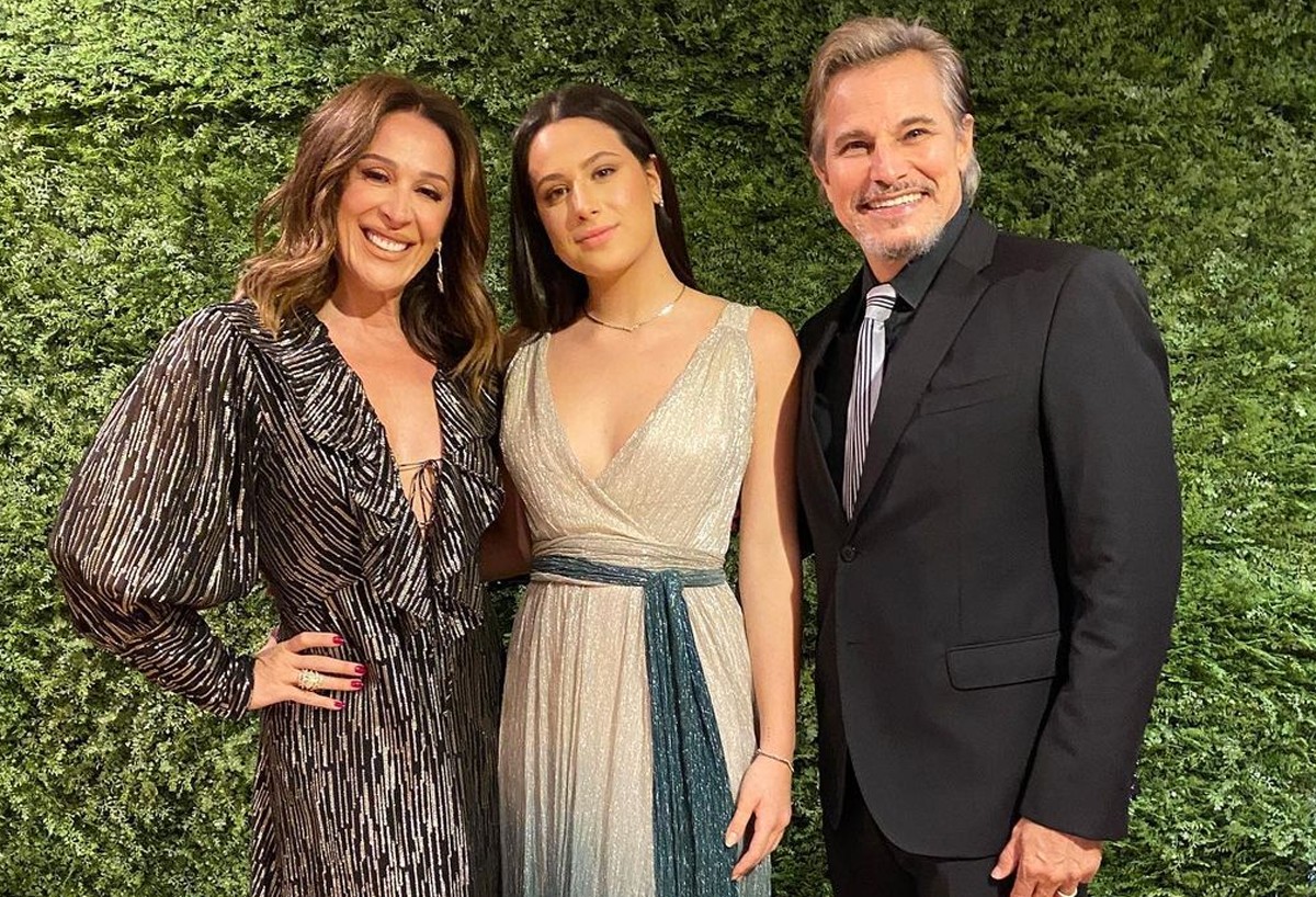 Claudia Raia e Edson Celulari na formatura de Sofia Raia (Foto: Reprodução/Intagram)