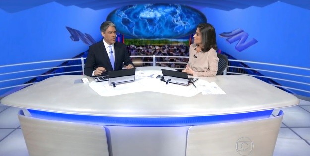 William Bonner e Renata Vasconcellos em cenário digital do "Jornal Nacional", em 2015 (Foto: Reprodução/TV Globo)