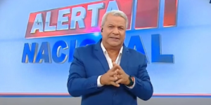 Sikêra Jr. manda indireta ao vivo (Foto: Reprodução/RedeTV!)