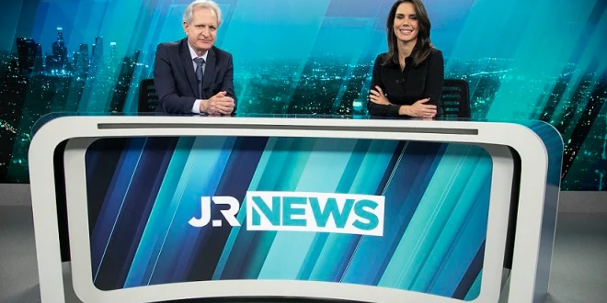 Augusto Nunes e Camila Busnello na bancada do Jornal da Record News (Foto: Reprodução)