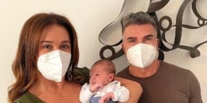 Claudia Raia, o sobrinho neto e Jarbas Home de Mello (Reprodução)