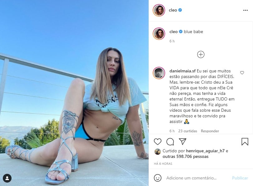 Cleo Pires cruza as pernas e mostra o que ninguém pode ver (Foto: Reprodução)