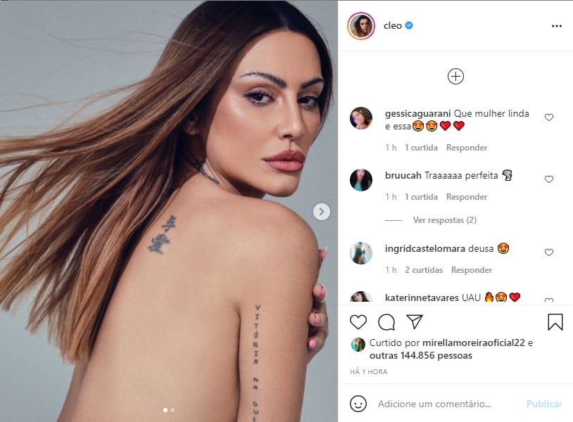 Cleo Pires arranca o sutiã e dá show de sensualidade (Foto: Reprodução)