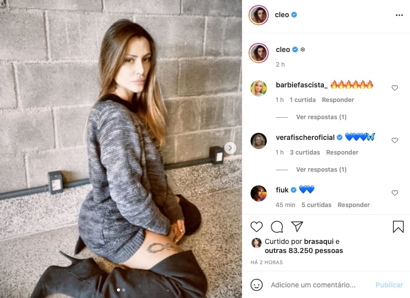 Cleo compartilhou foto arreganhada no chão e encantou seguidores - Reprodução