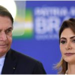 O presidente Jair Bolsonaro ao lado da esposa, Michelle Bolsonaro - Foto: Reprodução