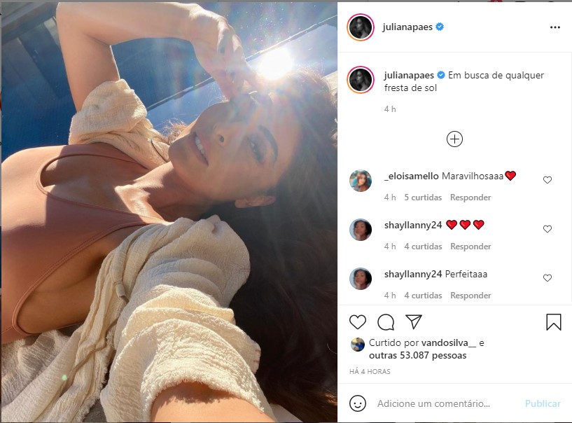 Juliana Paes se esfrega no chã e exibe seios gigantes (Foto: Reprodução)