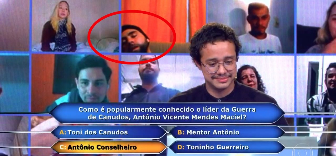 Homem dormiu durante a plateia do programa de Luciano Huck (Foto: Reprodução)