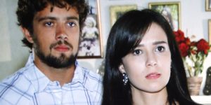 Rodrigo e Manu se revoltam com Eva em A Vida da Gente (Foto: Reprodução/Globo)