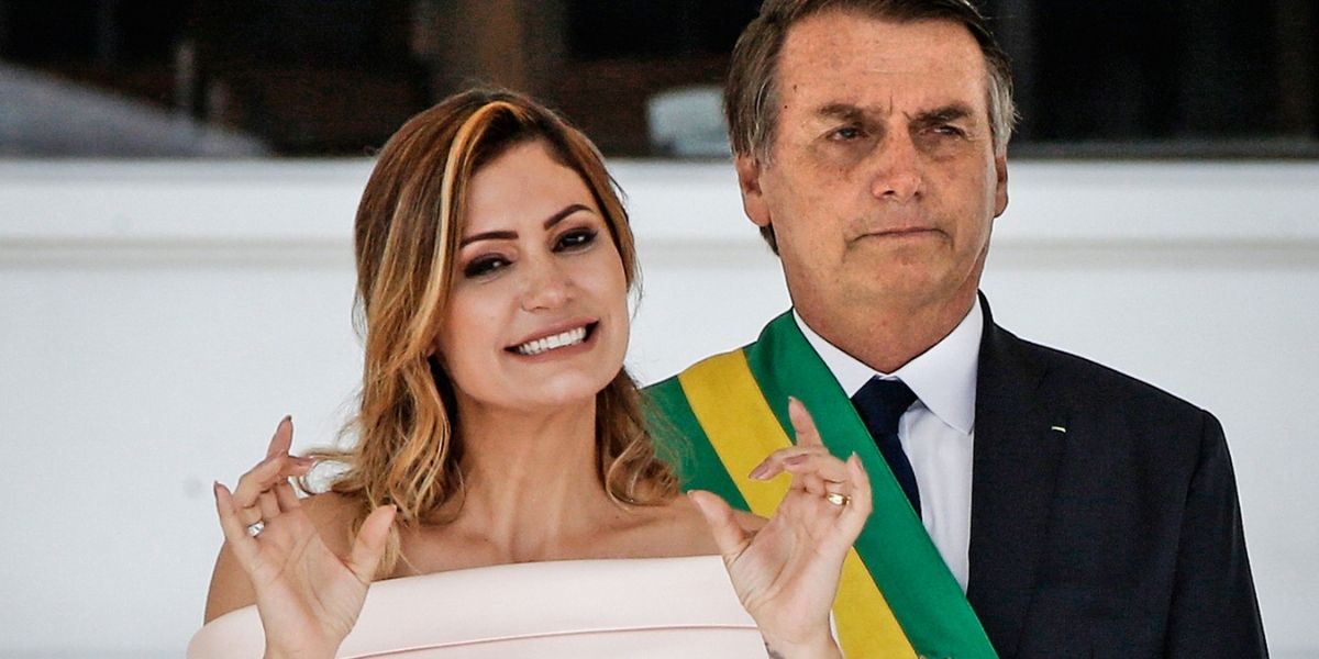 Michelle Bolsonaro tem mensagens íntimas com famoso vazadas e escândalo é confirmado: "Traição"