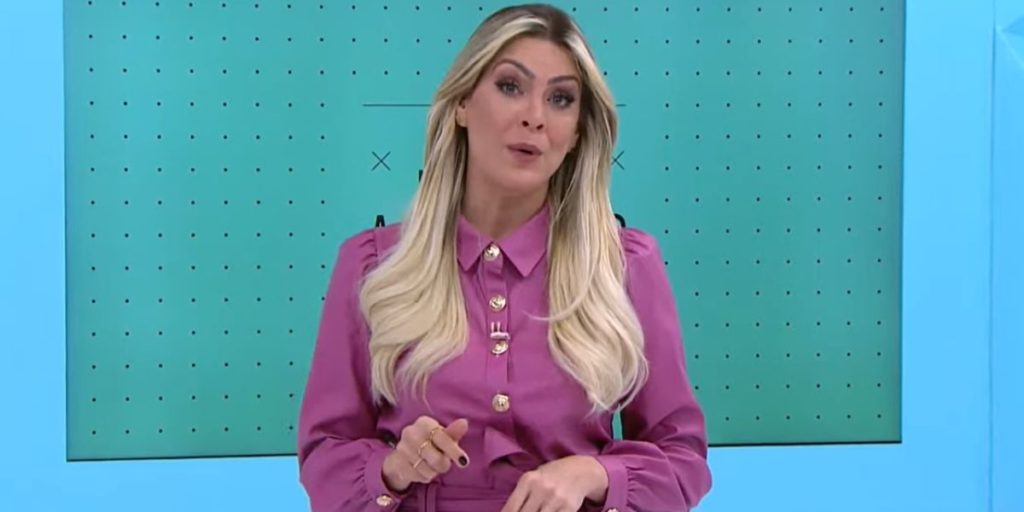 "Muita lamentação", Renata Fan abre Jogo Aberto às pressas, confirma saída na Band e desaba: "Pesadelo"