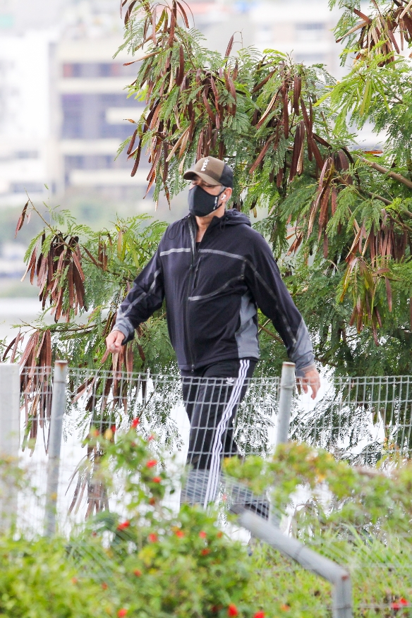 William Bonner caminhou antes de jornada no "Jornal Nacional" (Foto: AgNews)