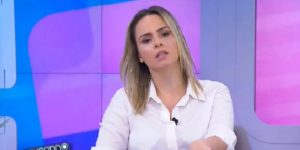 Ana Paula Renault fala sobre separação de Nicole Bahls (Foto: Reprodução/SBT)