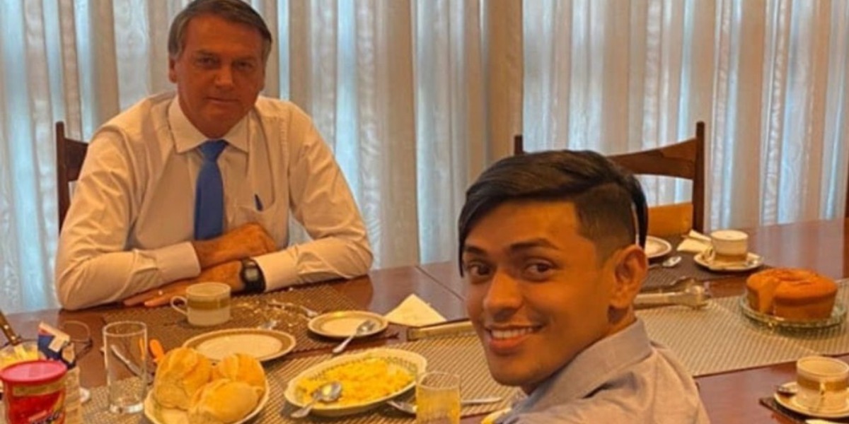 Bolsonaro durante encontro com Garcia (Foto: Reprodução)