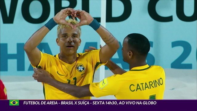 O futebol de areia prejudicou Maju Coutinho na prévia da audiência da TV (Foto: Reprodução/TV Globo)