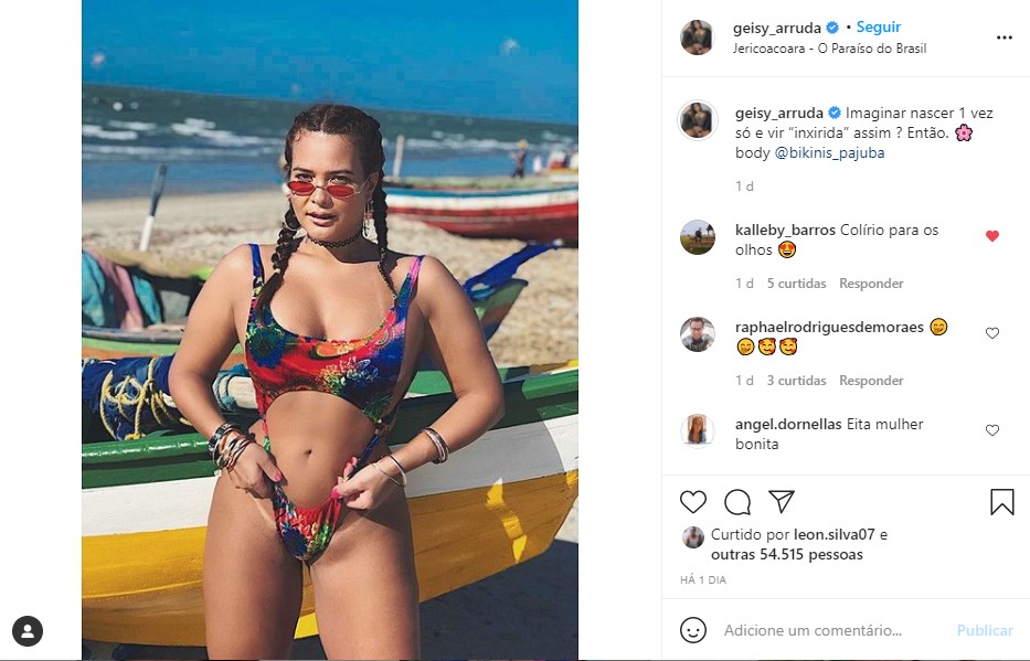 geisy Arruda enfia calcinha no limite e deixa 'precioso' de fora (Foto: Reprodução)