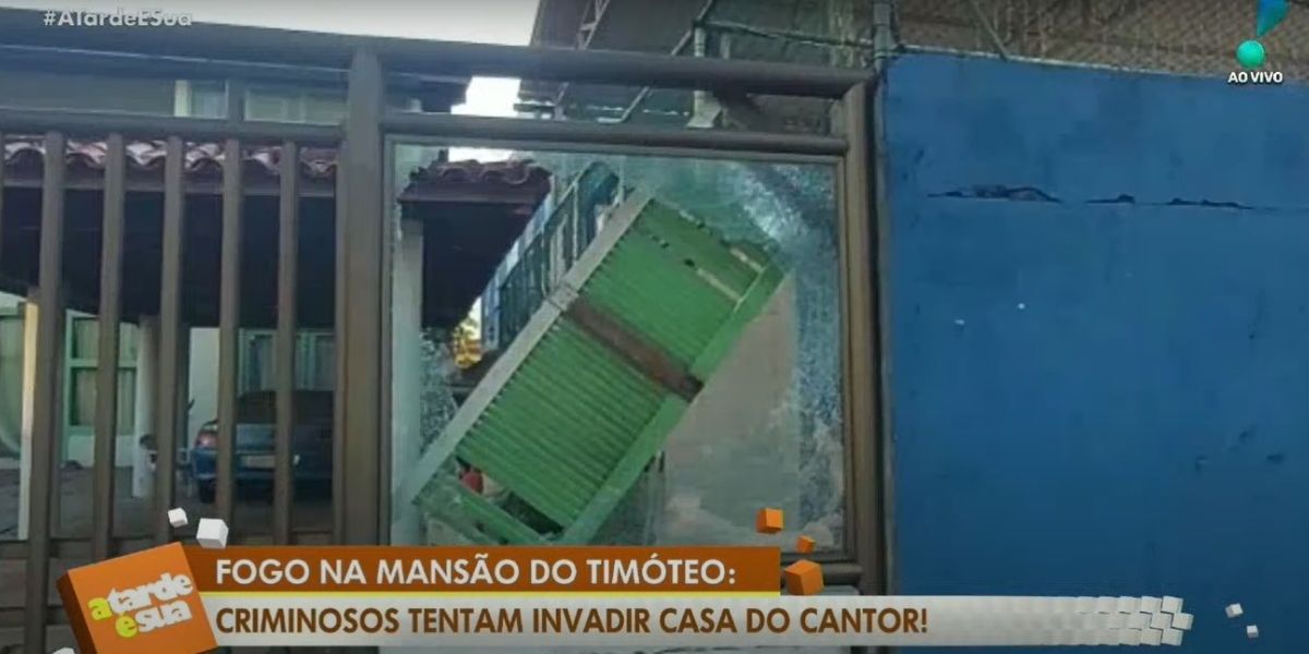 Mansão de Agnaldo Timóteo de R$10 milhões que está em ruínas é incendiada e invadida por criminosos; veja fotos