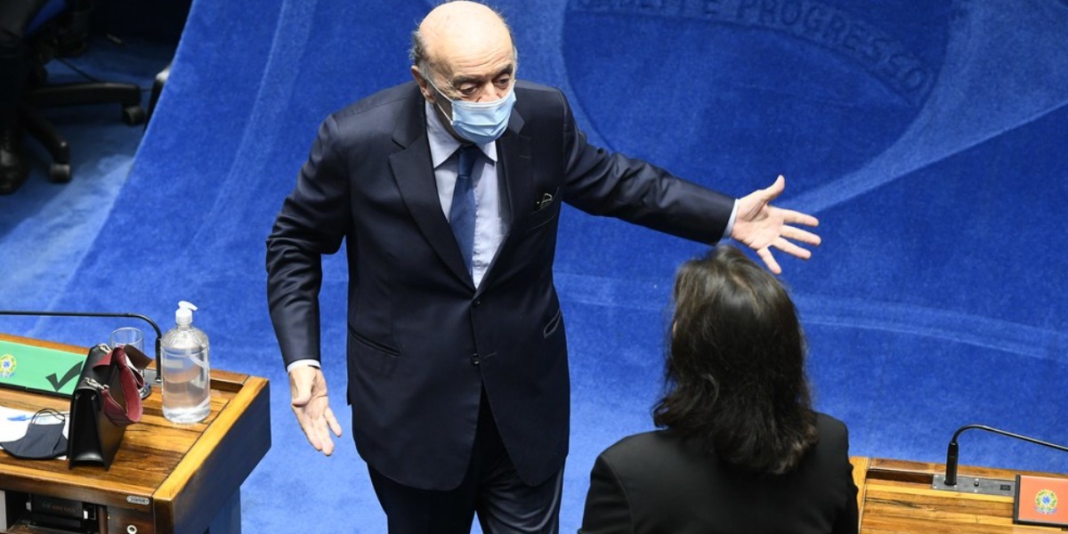 José Serra (PSDB) em sessão no Plenário do Senado — Foto: Marcos Oliveira/Agência Senado