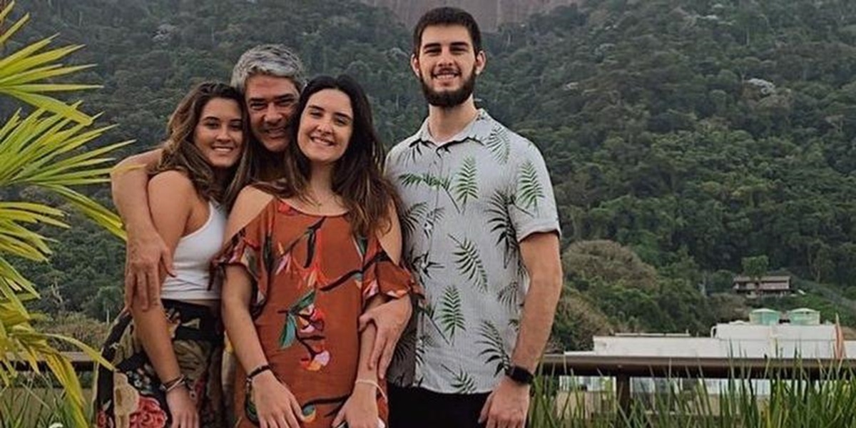 Filha De Bonner Recebe Grito Do Pai E Parte Para Confronto: "Gritando"