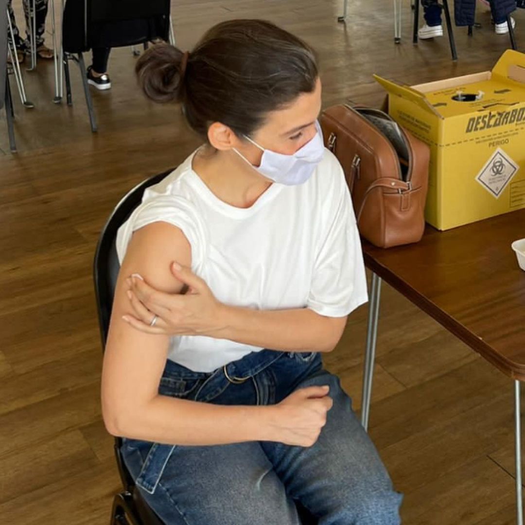 Renata Vasconcellos recebeu a segunda dose da vacina contra o coronavírus (Foto: Reprodução/Instagram)