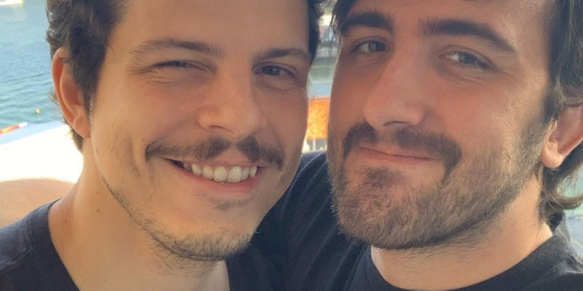 Pedro Henrique Muller e marido (Reprodução)