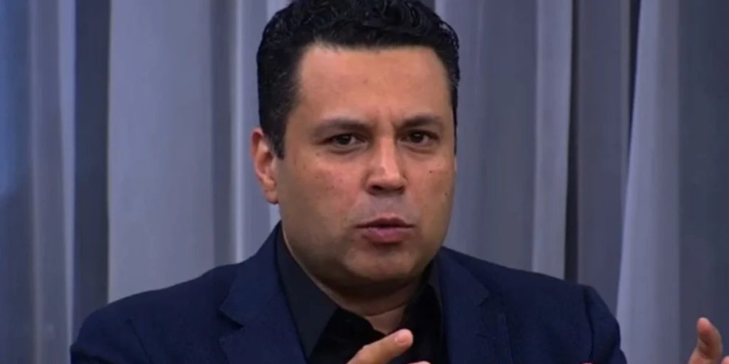 Igreja: Renato Cardoso falou tudo o que ele pensa sobre a Record (Foto: Reprodução)