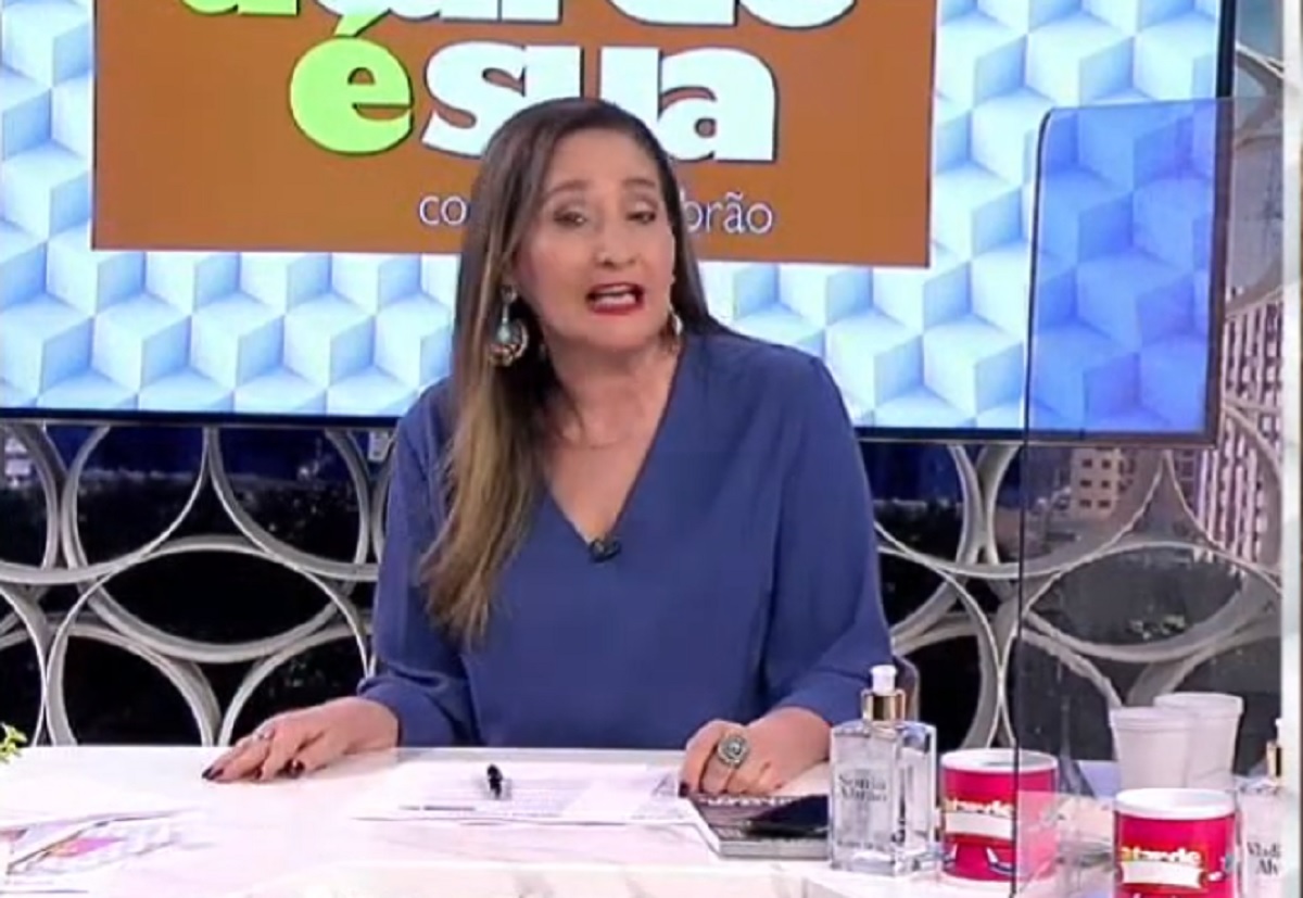 "Tá me irritando", Sonia Abrão não se aguenta, denuncia a Record ao vivo na RedeTV e detona: "Saco cheio"