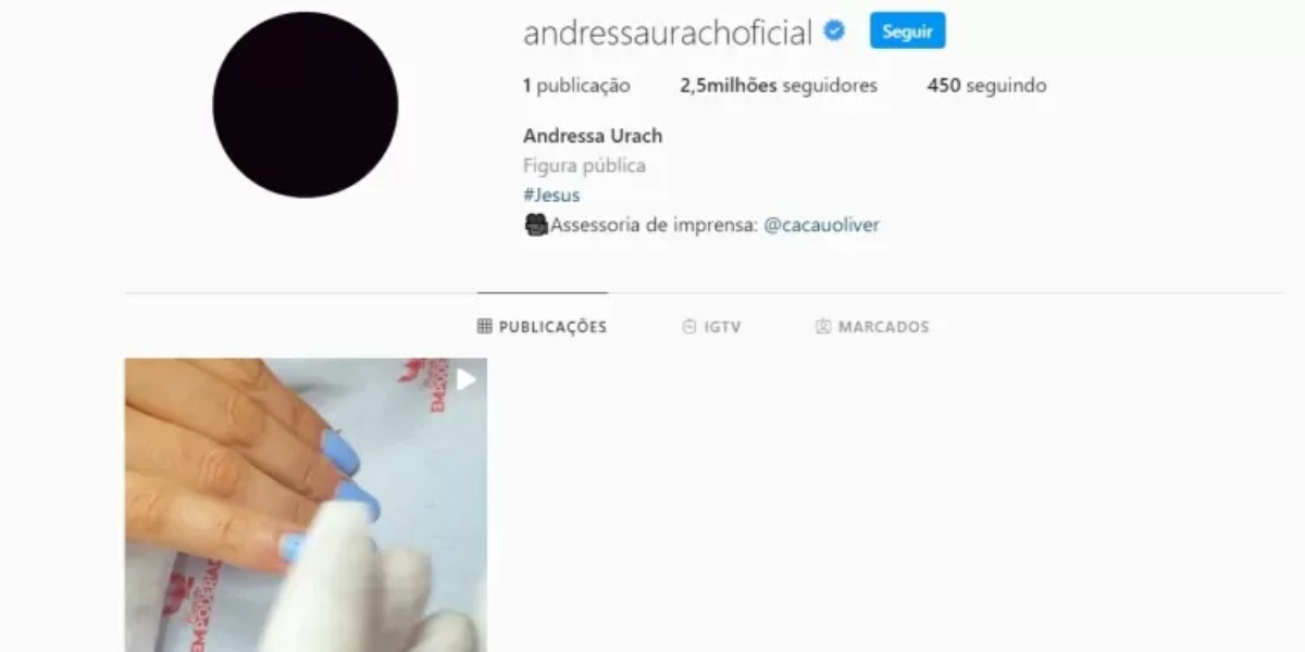 Andressa Urach apagou todas as fotos que tinha com o ex-marido, Thiago Lopes (Foto: Reprodução)