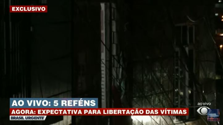 Datena atendeu pedido dos sequestradores durante o Brasil Urgente (Foto: Reprodução)