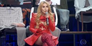 No Altas Horas, Joelma revelou que descobriu problema após contrair covid e sofria há mais de um ano (Foto: Reprodução)