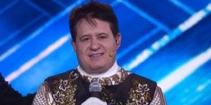 Imagem do post Marrone expõe pânico em fantasia do The Masked Singer e diz: “Me deu fobia”