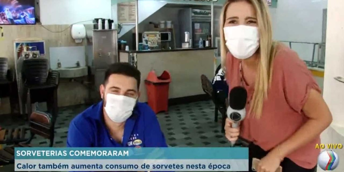 Repórter da Record passa cantada em entrevistado na cara de pau - Foto: Reprodução