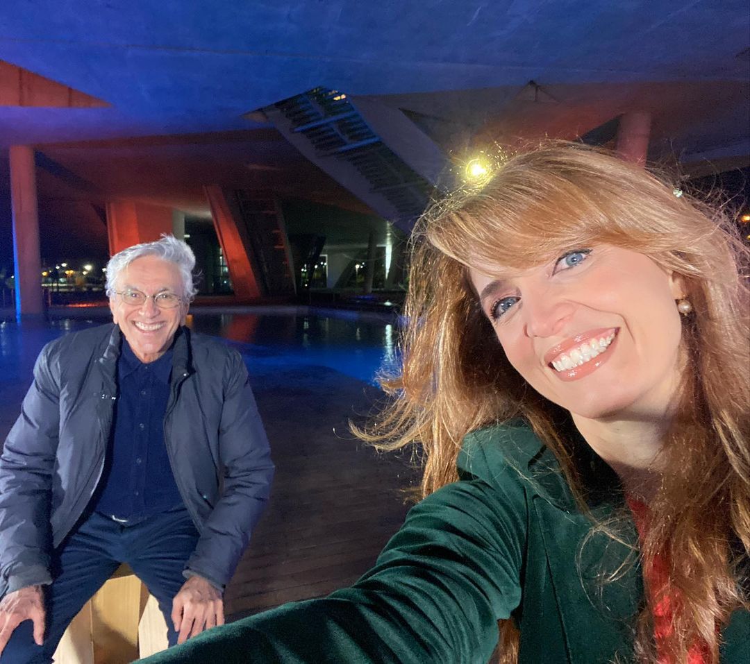 Poliana Abritta gravou com Caetano Veloso para o "Fantástico", da Globo (Foto: Reprodução/Instagram)