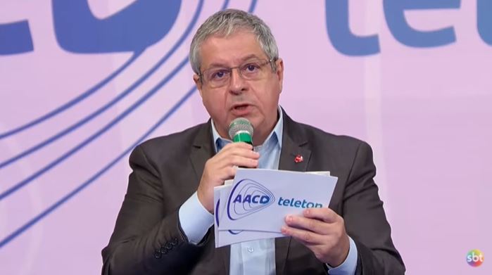 Edson Brito - Superintendente de Marketing e Relações Institucionais da AACD - em coletiva do "Teleton 2021" (Foto: Reprodução/YouTube)