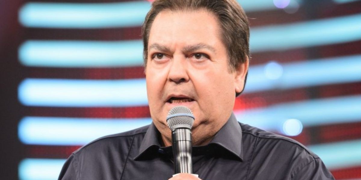 Faustão leva apunhalada da Band antes de estreia, recebe pior notícia e vê emissora fazer o que Globo nunca fez