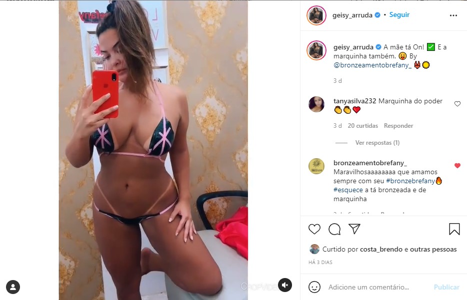 Geisy Arruda tira a calcinha e deixa mais do que devia de fora - Foto: reprodução