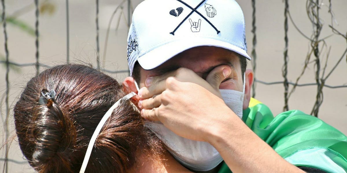 Velório de Marília Mendonça para o Brasil; Fãs choram em despedida (Foto: AgNews)