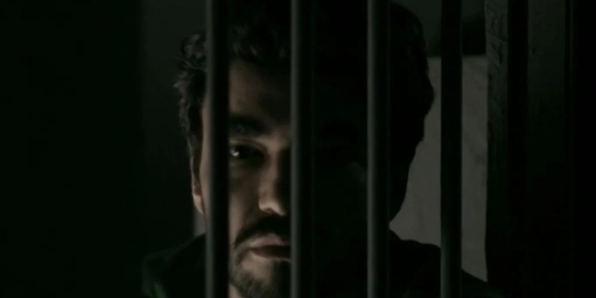 José Pedro atrás das grades em Império - Foto: Reprodução