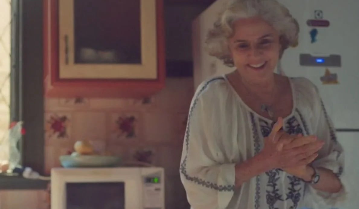 Marieta Severo na cozinha de Danton Mello (Foto: Reprodução/ TV Globo)