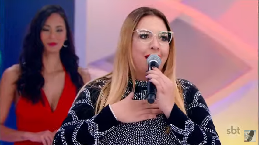 Cover de Marília Mendonça cantou no Programa Silvio Santos (Foto: Reprodução)