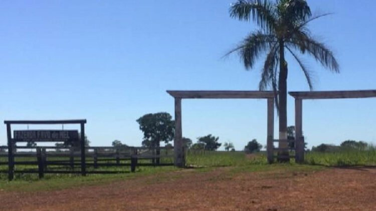 Entrada da fazenda de Marrone (Foto: Divulgação)