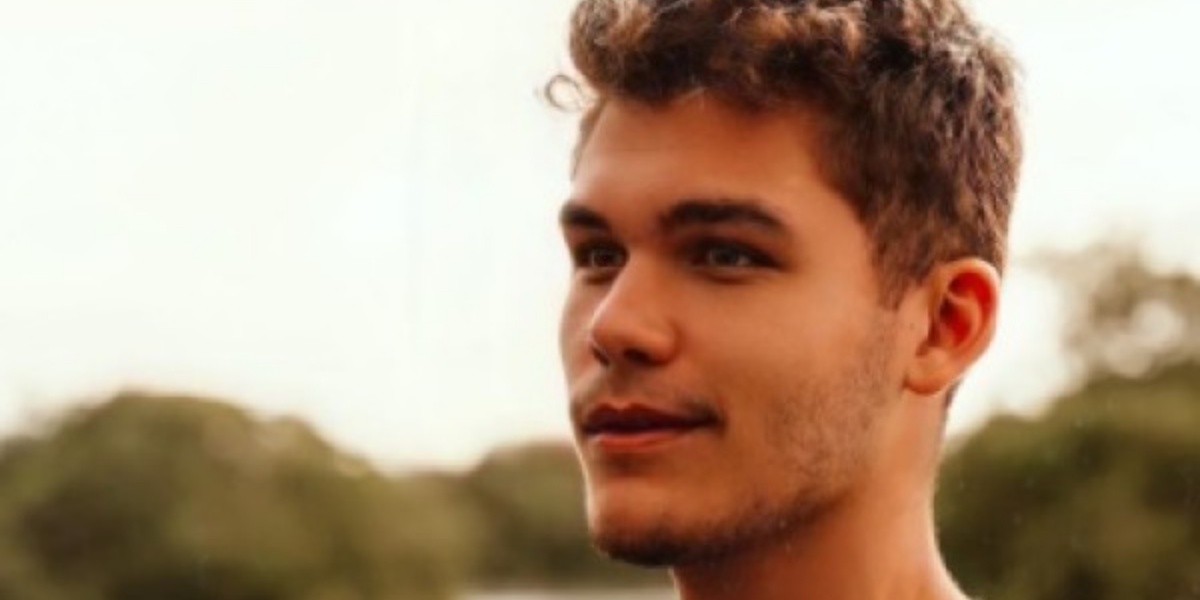 Gabriel Kaufmann cresceu e está com 20 anos (Foto: Reprodução)