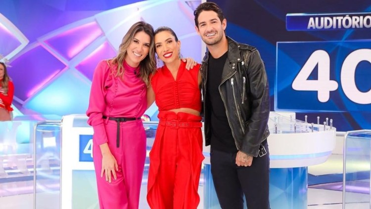 Pato e Rebeca no programa Silvio Santos