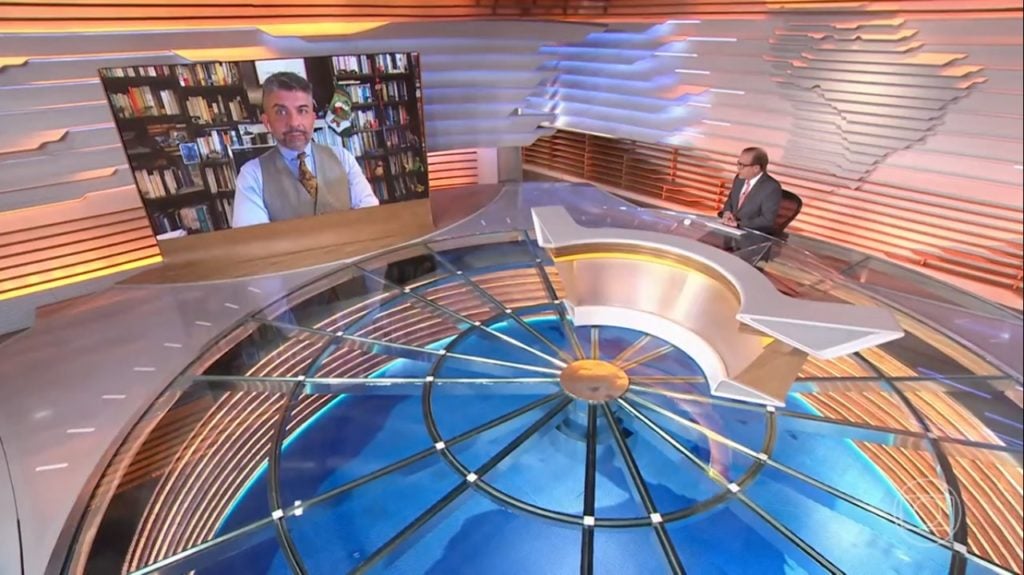 Chico Pinheiro em conversa com Ariel Palácios no Bom Dia Brasil (Foto: Reprodução/Globo)