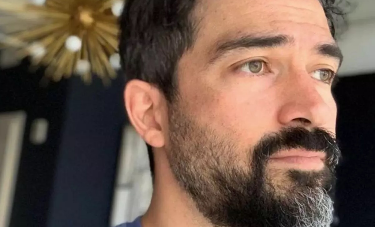 Alfonso Herrera se declara 'rebelde' para promover trabalho e