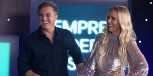 Angélica e Luciano Huck (Foto: Reprodução/HBO Max)