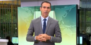 César Tralli tem encerrado o Jornal Hoje mais cedo para vencer a Record (Foto: Reprodução/TV Globo)