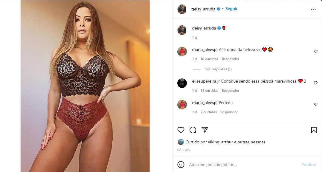 Geisy Arruda posa de lingerie e rouba à cena - Foto: Reprodução